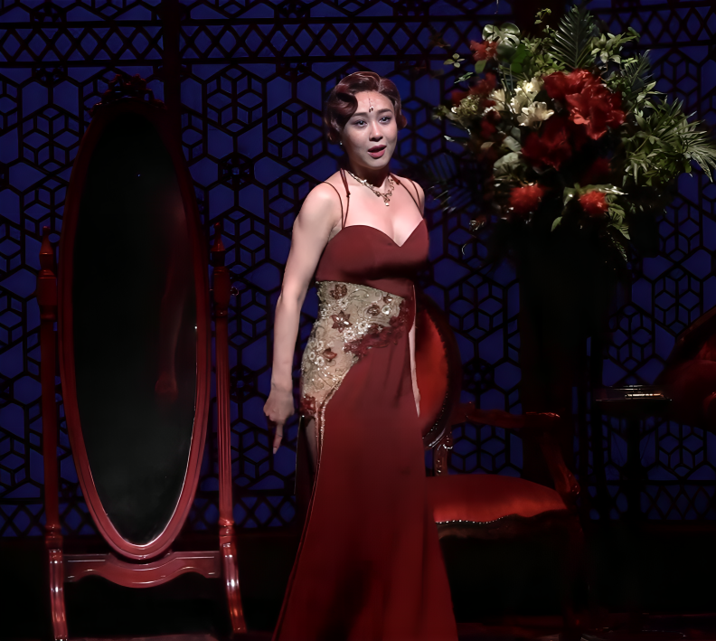 Ock Joo-hyun, Fin.K.L's main vocalist, performing in the Mata Hari musical