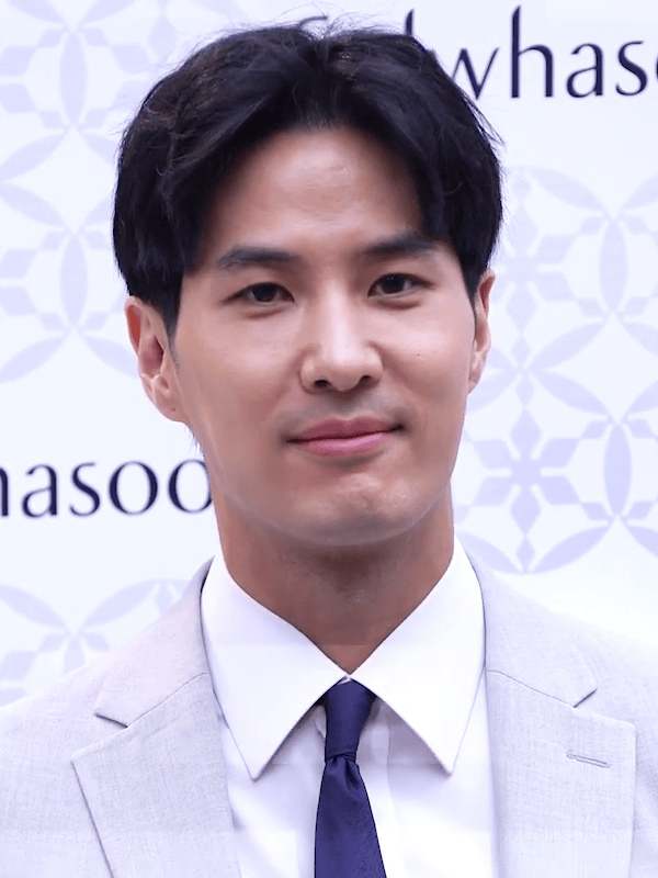 Actor Kim Ji-seok, who plays Ji Won-ho in OK! Let's Get Divorced